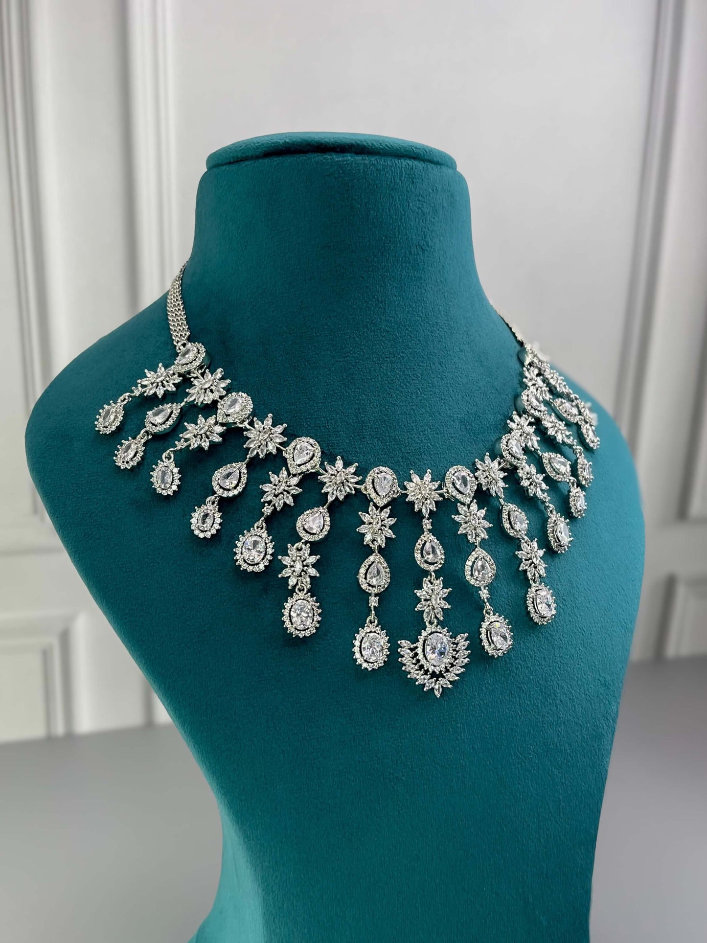 Katherine Silver AD necklace Set