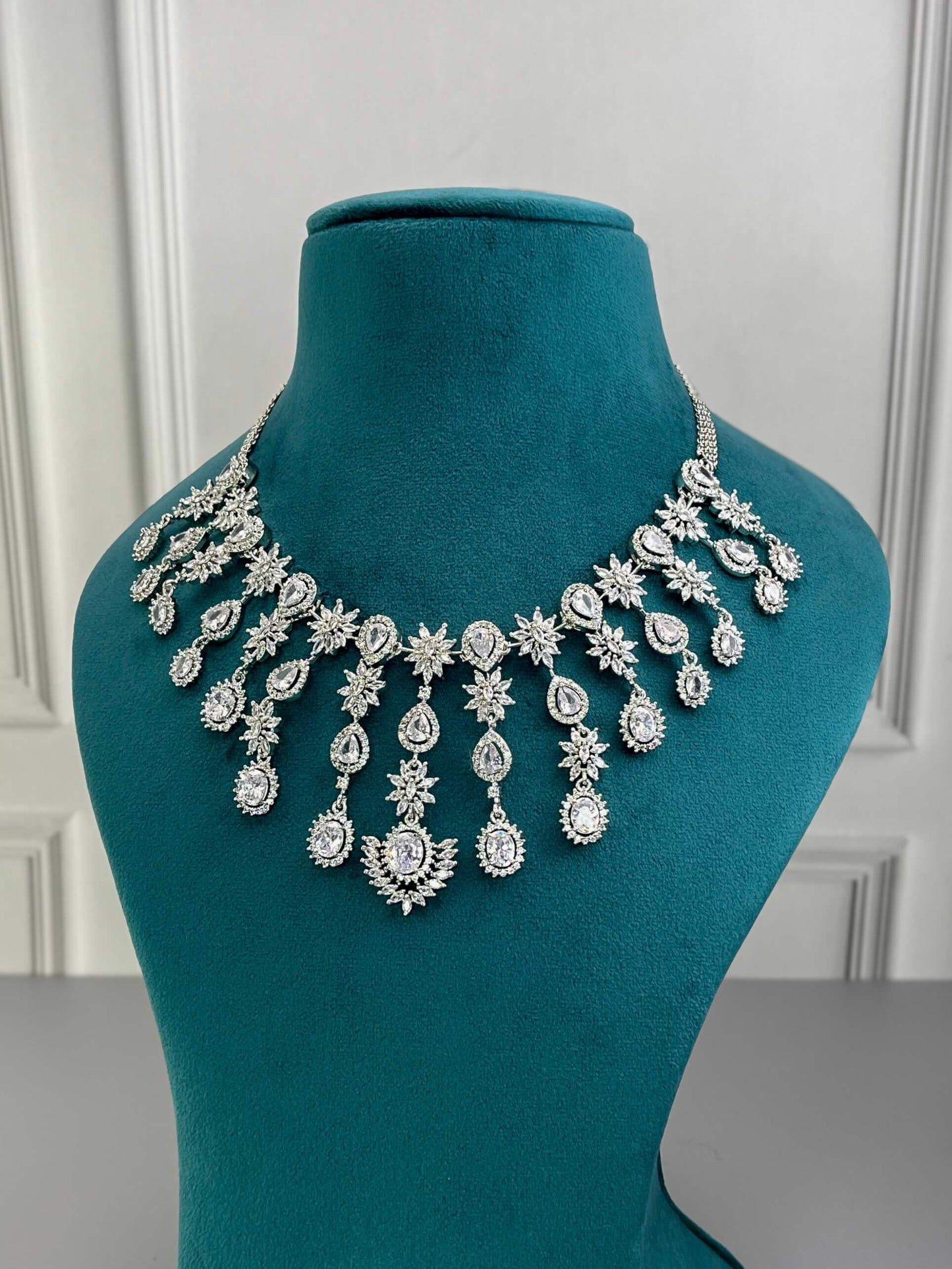 Katherine Silver AD necklace Set