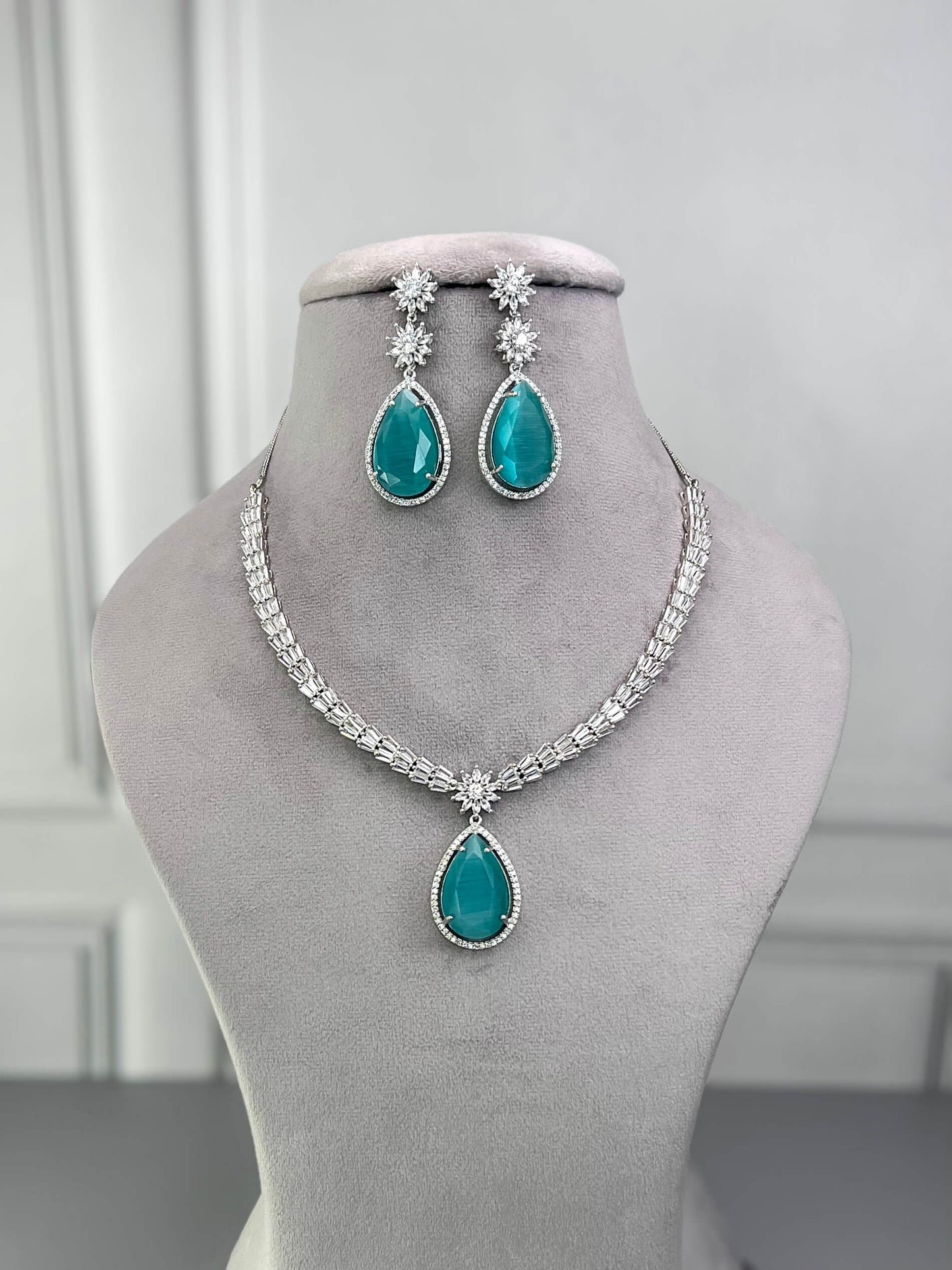 Megan Mint Green AD Necklace Set