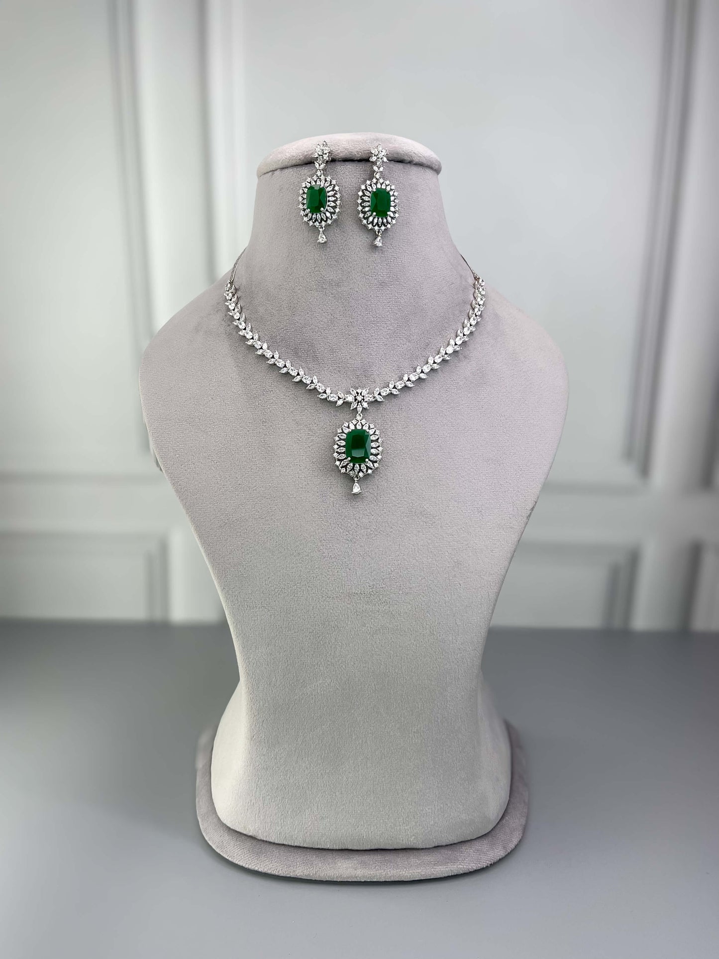 Alia Emerald Green AD Necklace Set