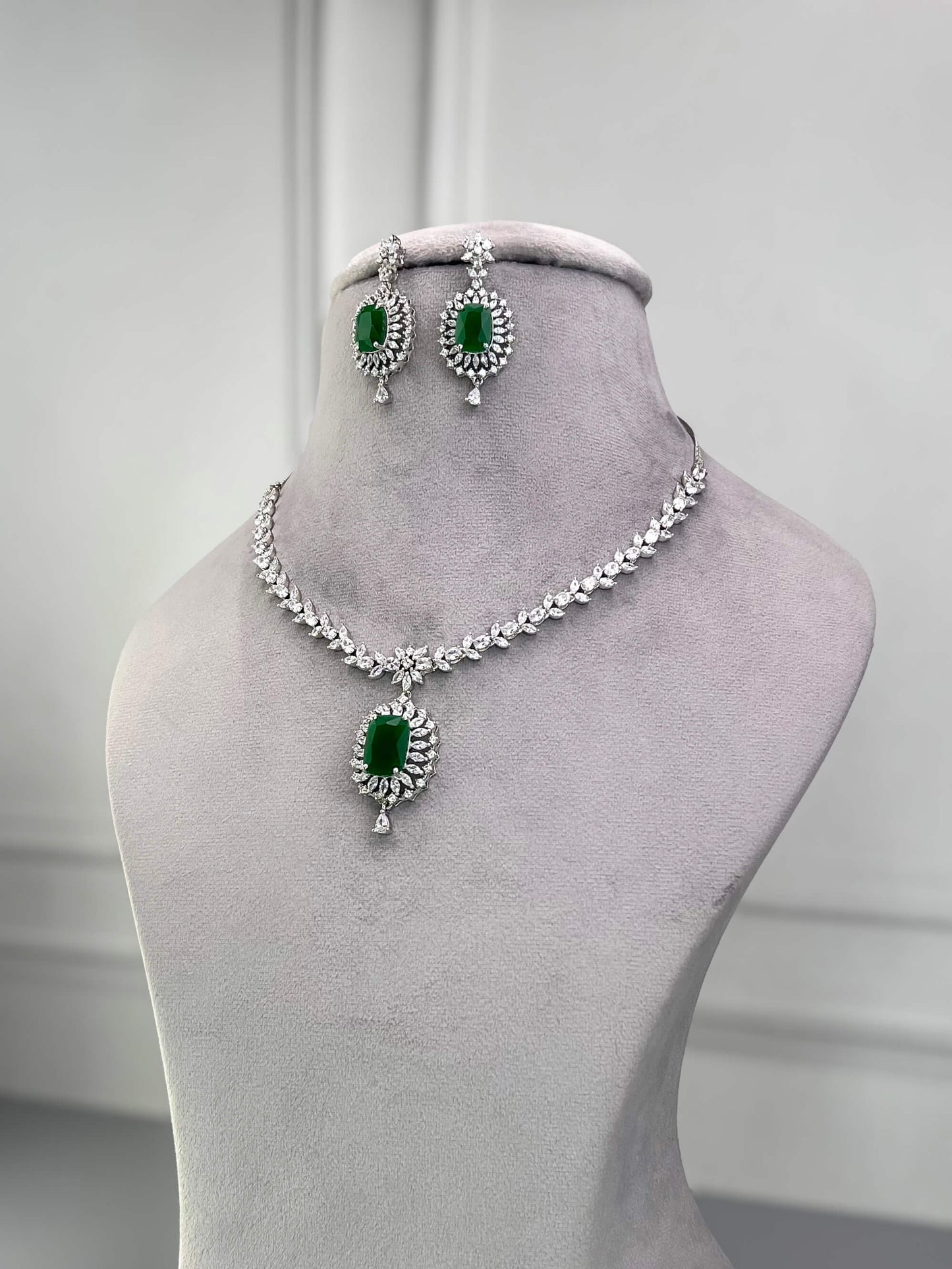 Alia Emerald Green AD Necklace Set