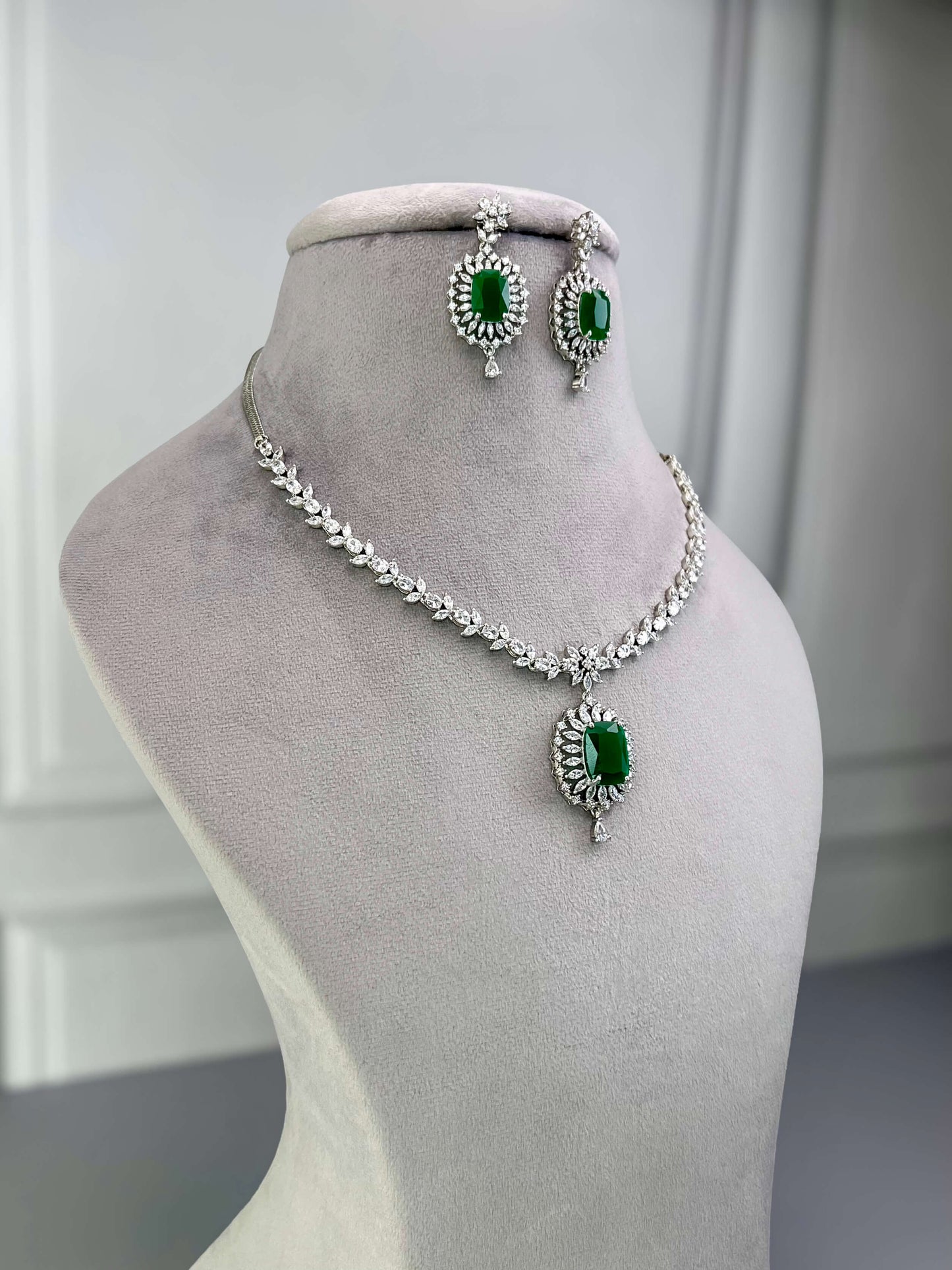 Alia Emerald Green AD Necklace Set