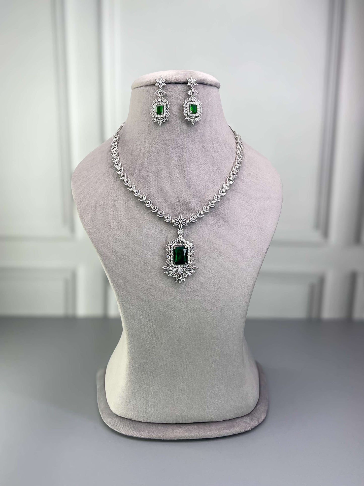 Amelia Emerald Green AD Necklace Set