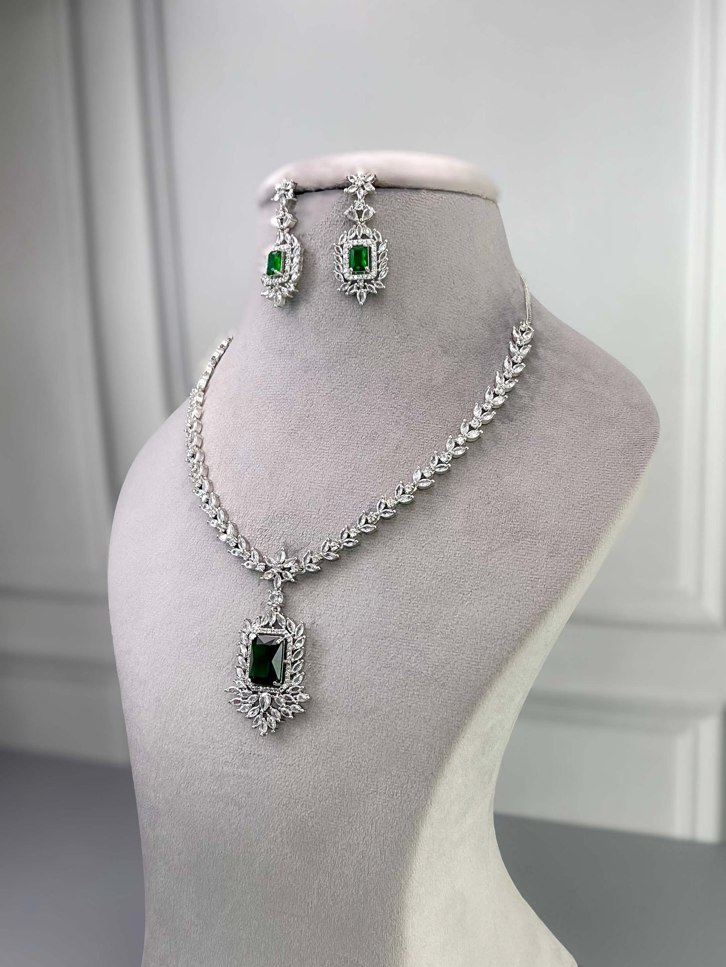 Amelia Emerald Green AD Necklace Set