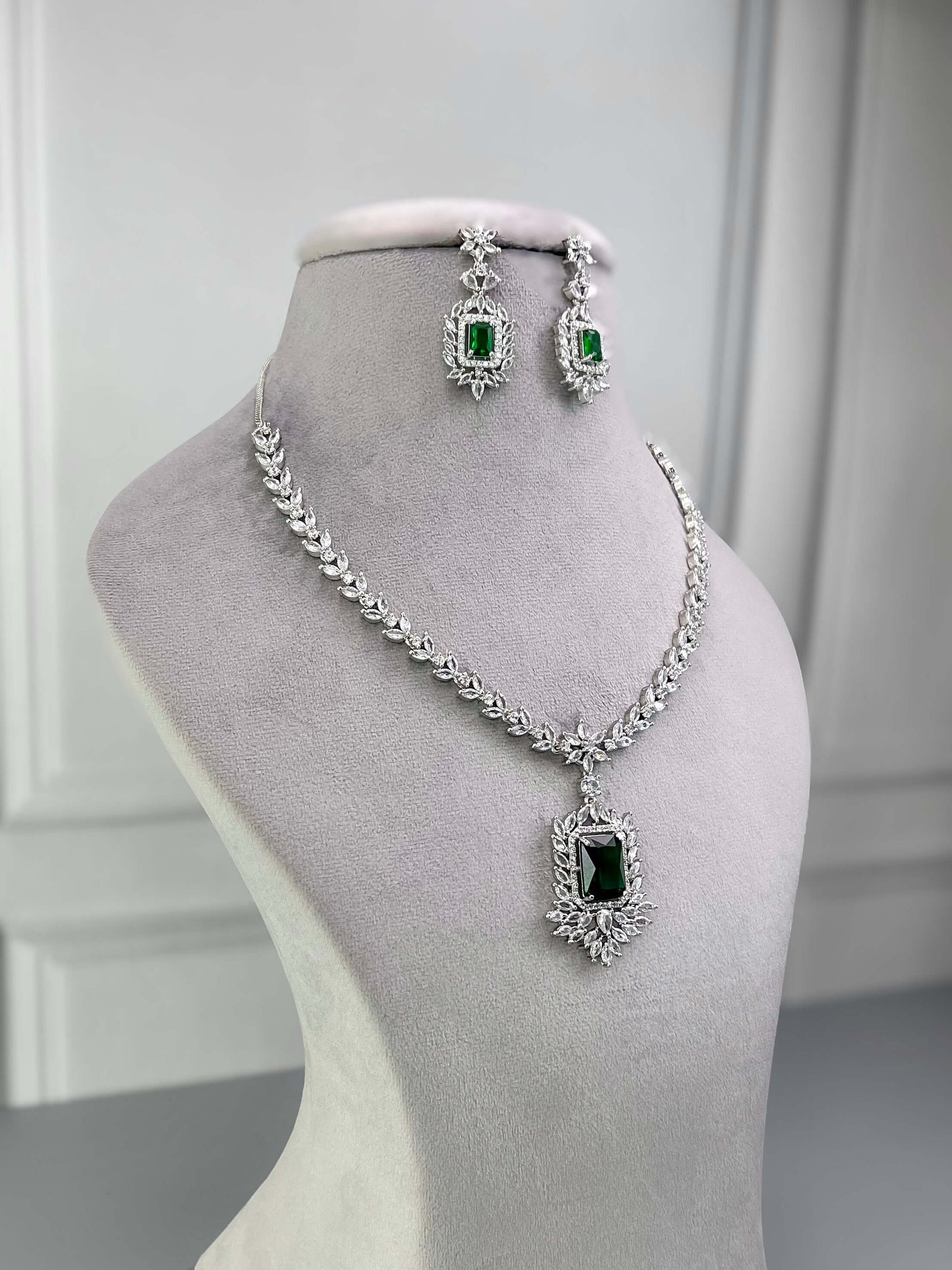 Amelia Emerald Green AD Necklace Set