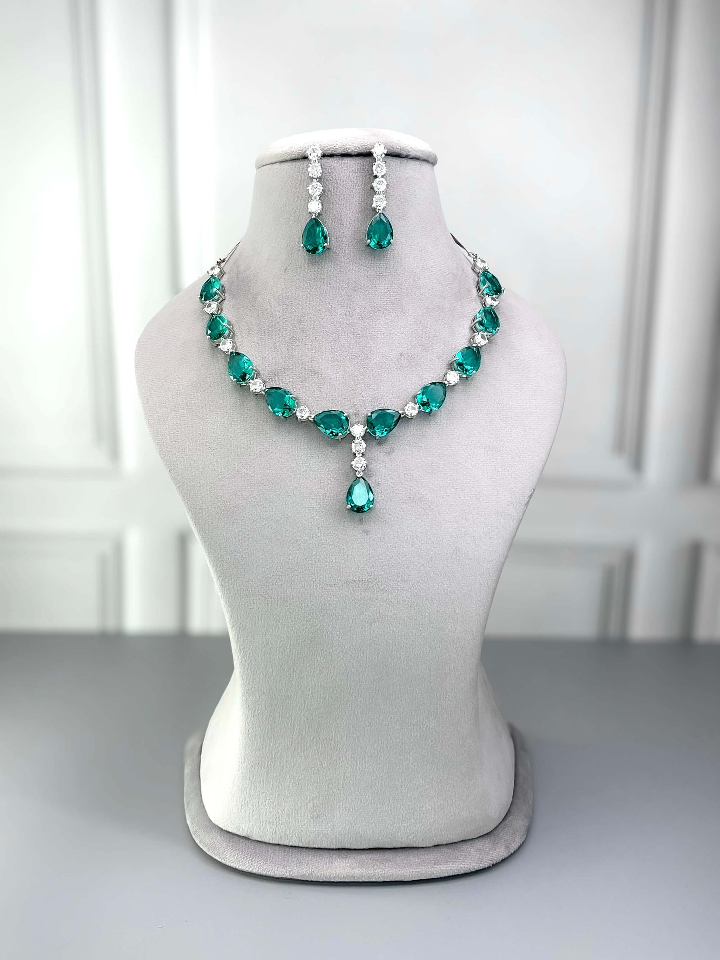 Eva Sea Green Necklace Set