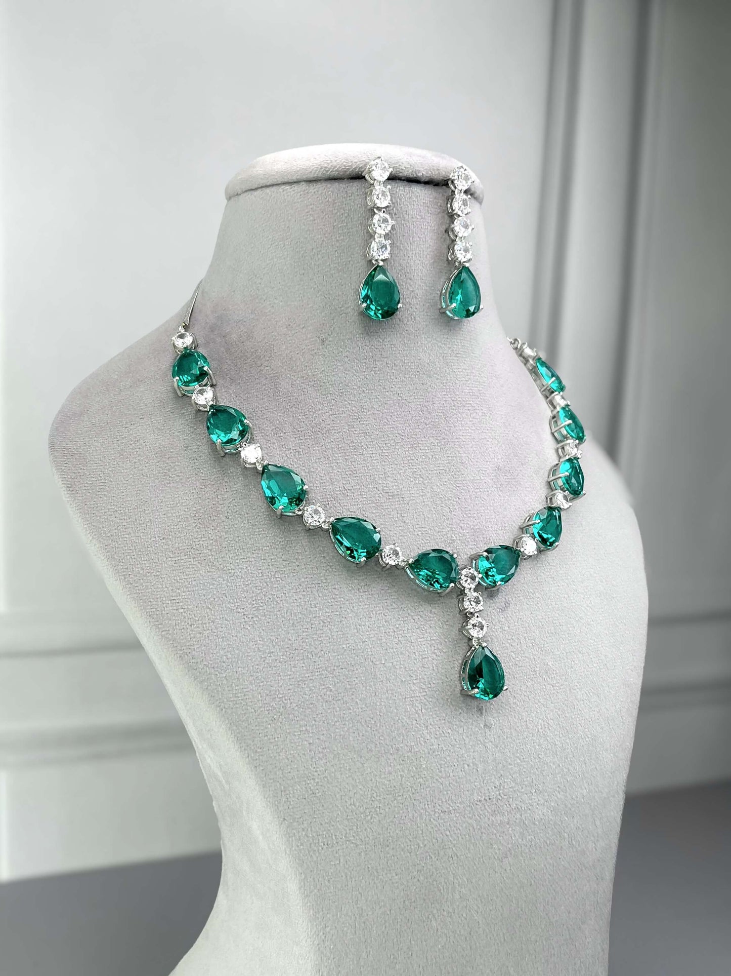 Eva Sea Green Necklace Set