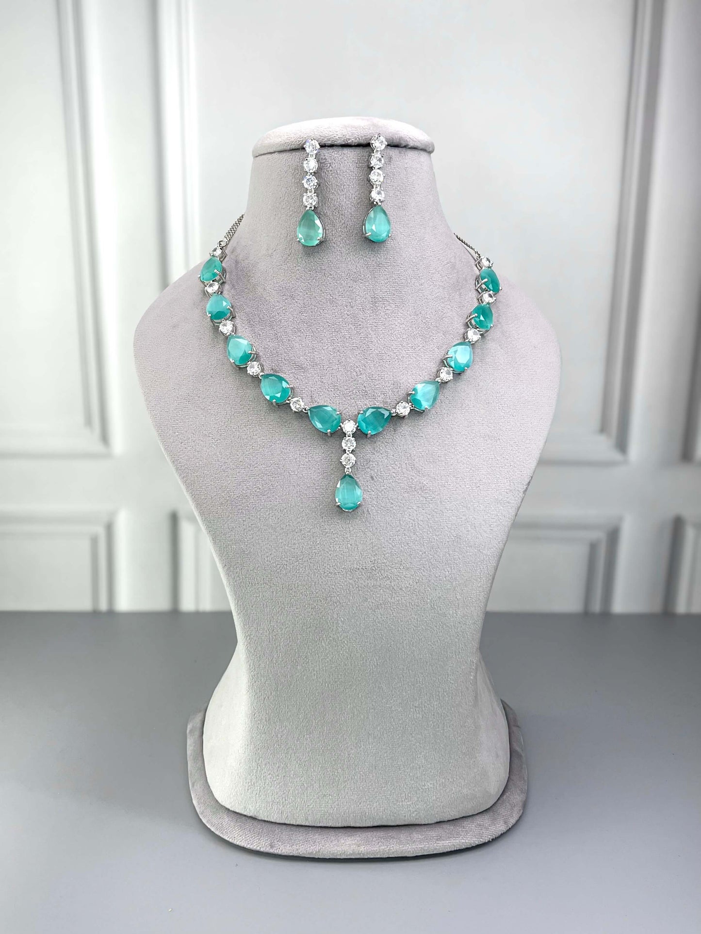 Eva Mint Green Necklace Set