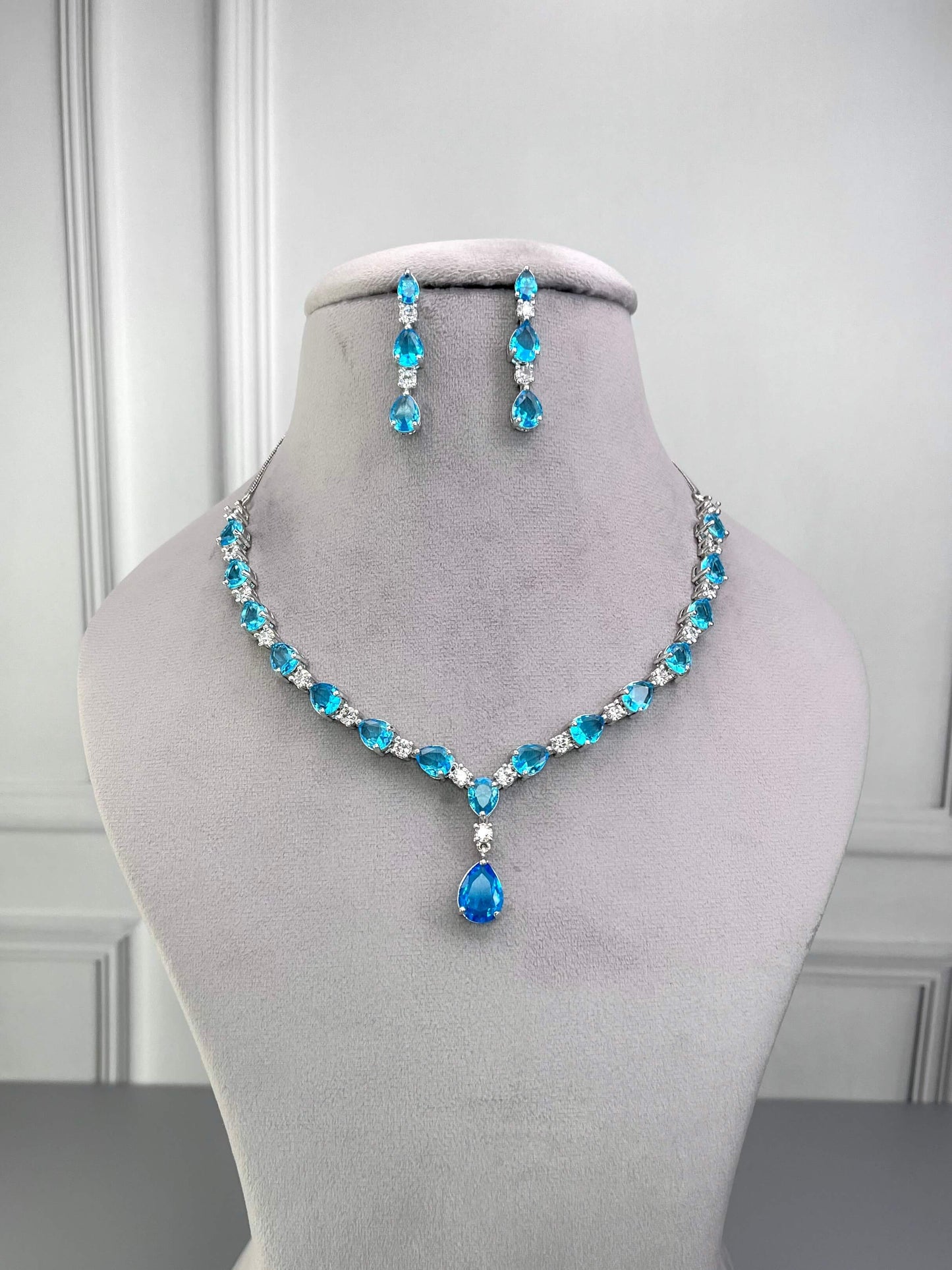 Kate Turquoise Blue Necklace set