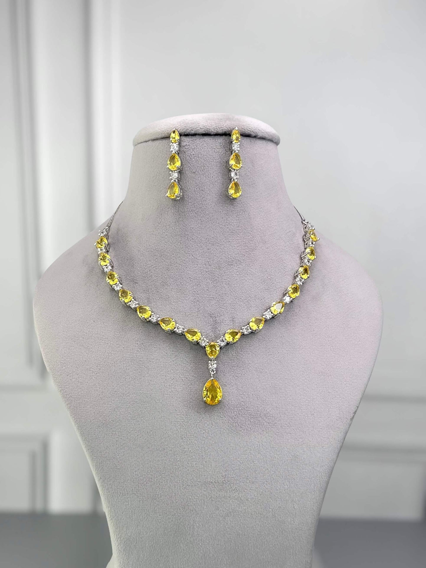 Kate Yellow Necklace set