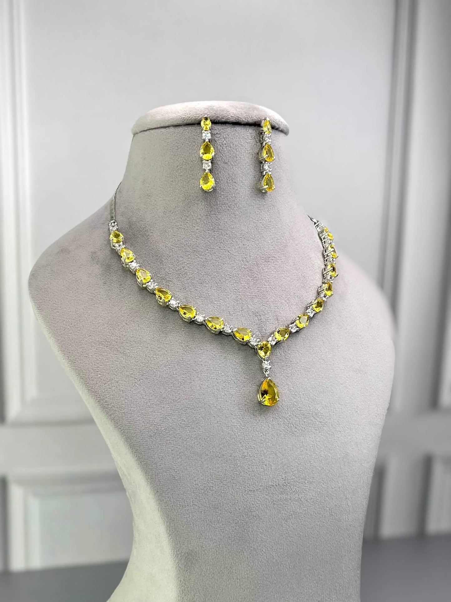 Kate Yellow Necklace set