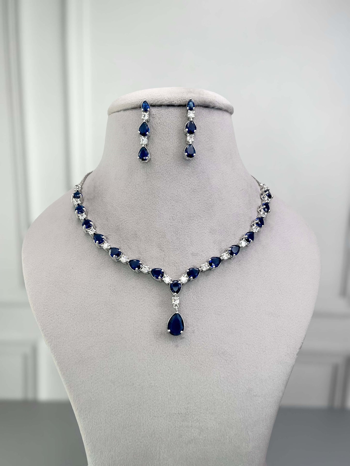 Kate Sapphire Blue Necklace set