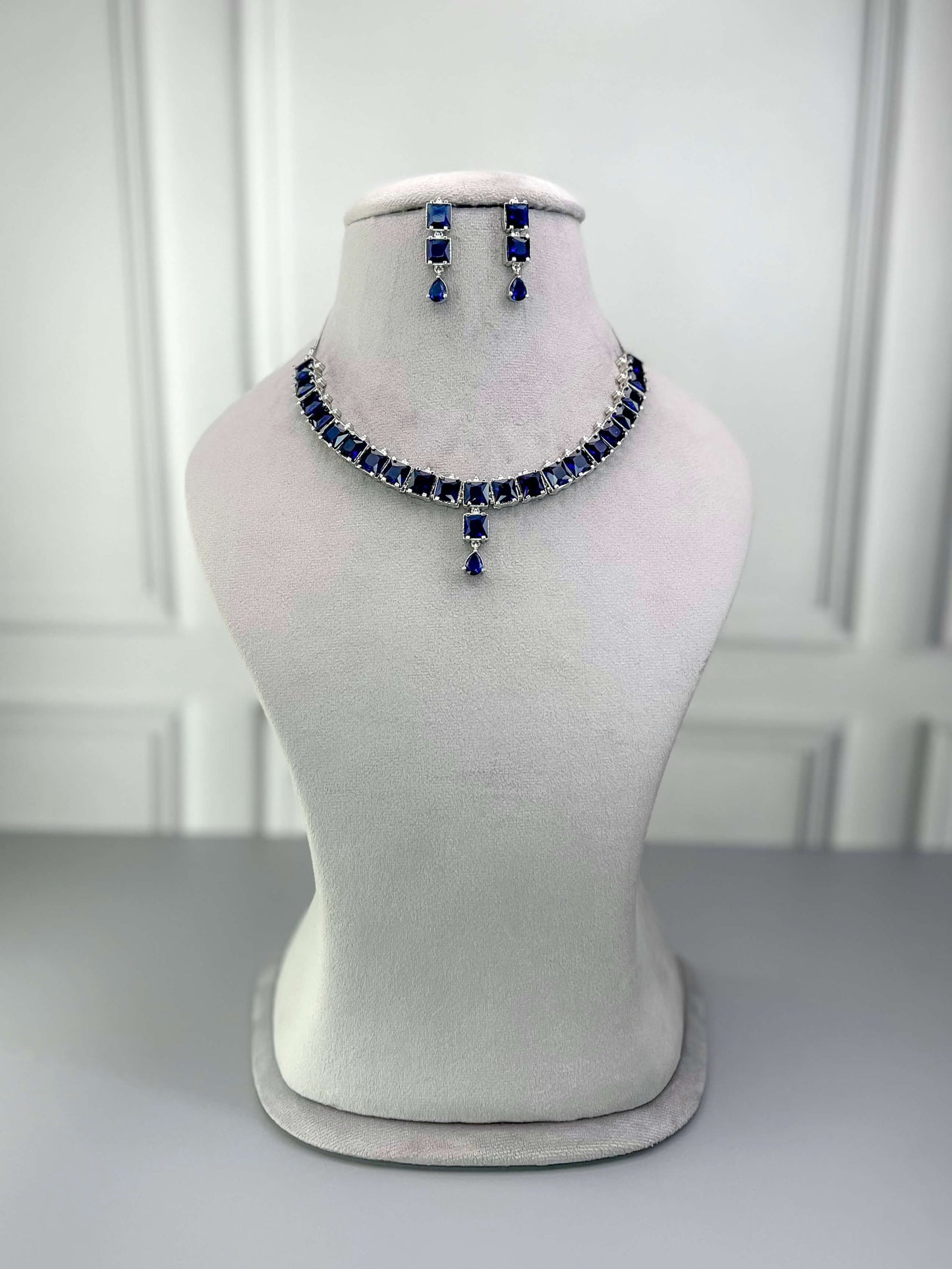 Gemma Sapphire Blue Necklace Set