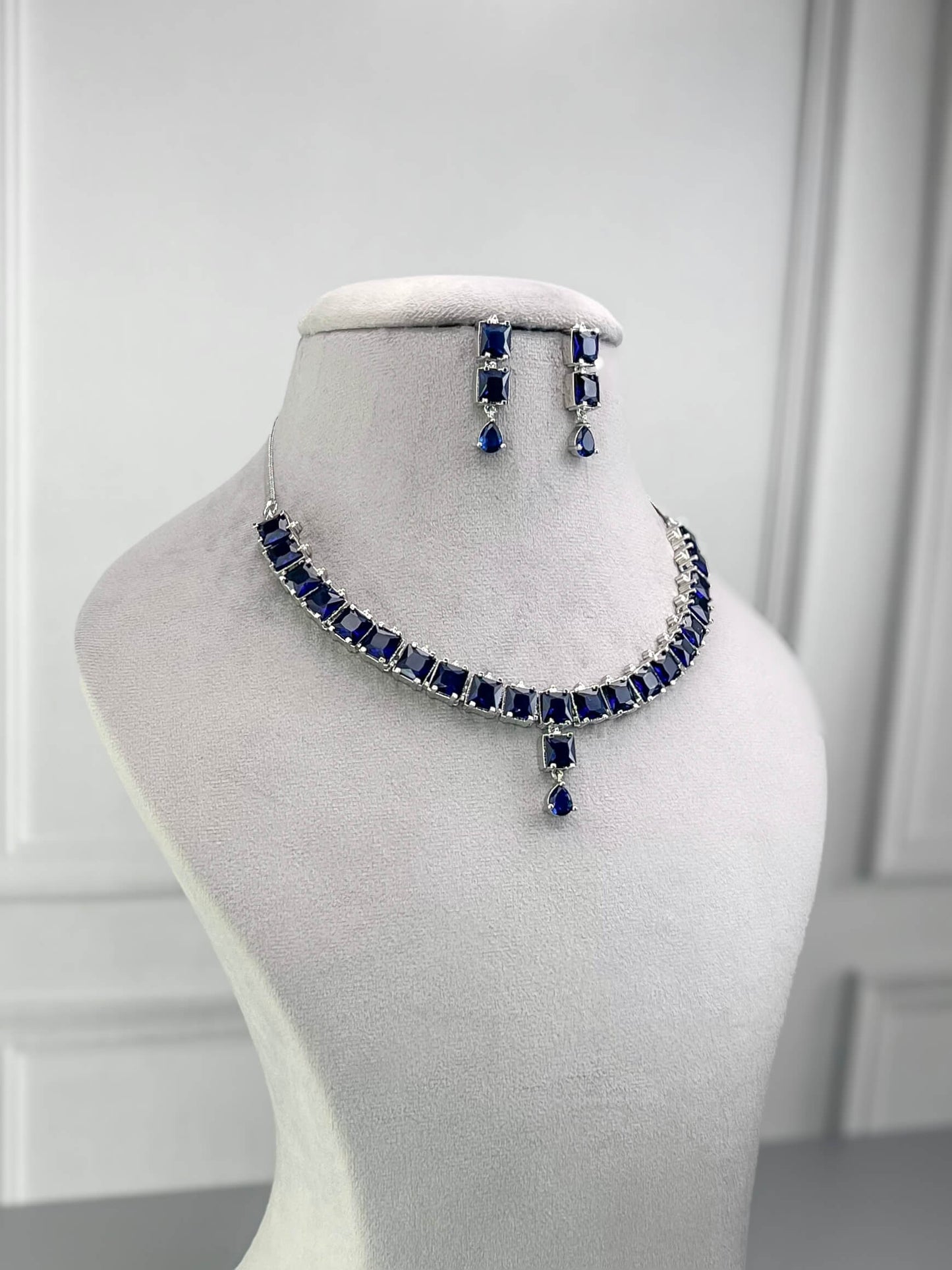 Gemma Sapphire Blue Necklace Set