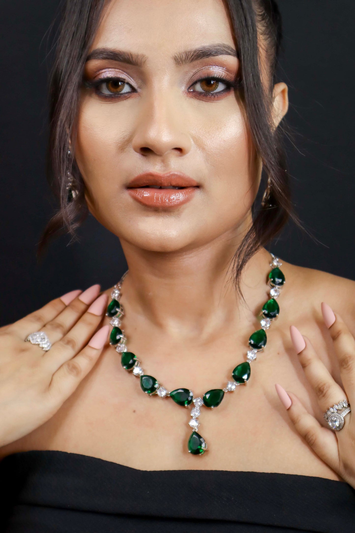 Eva Emerald Green Necklace Set