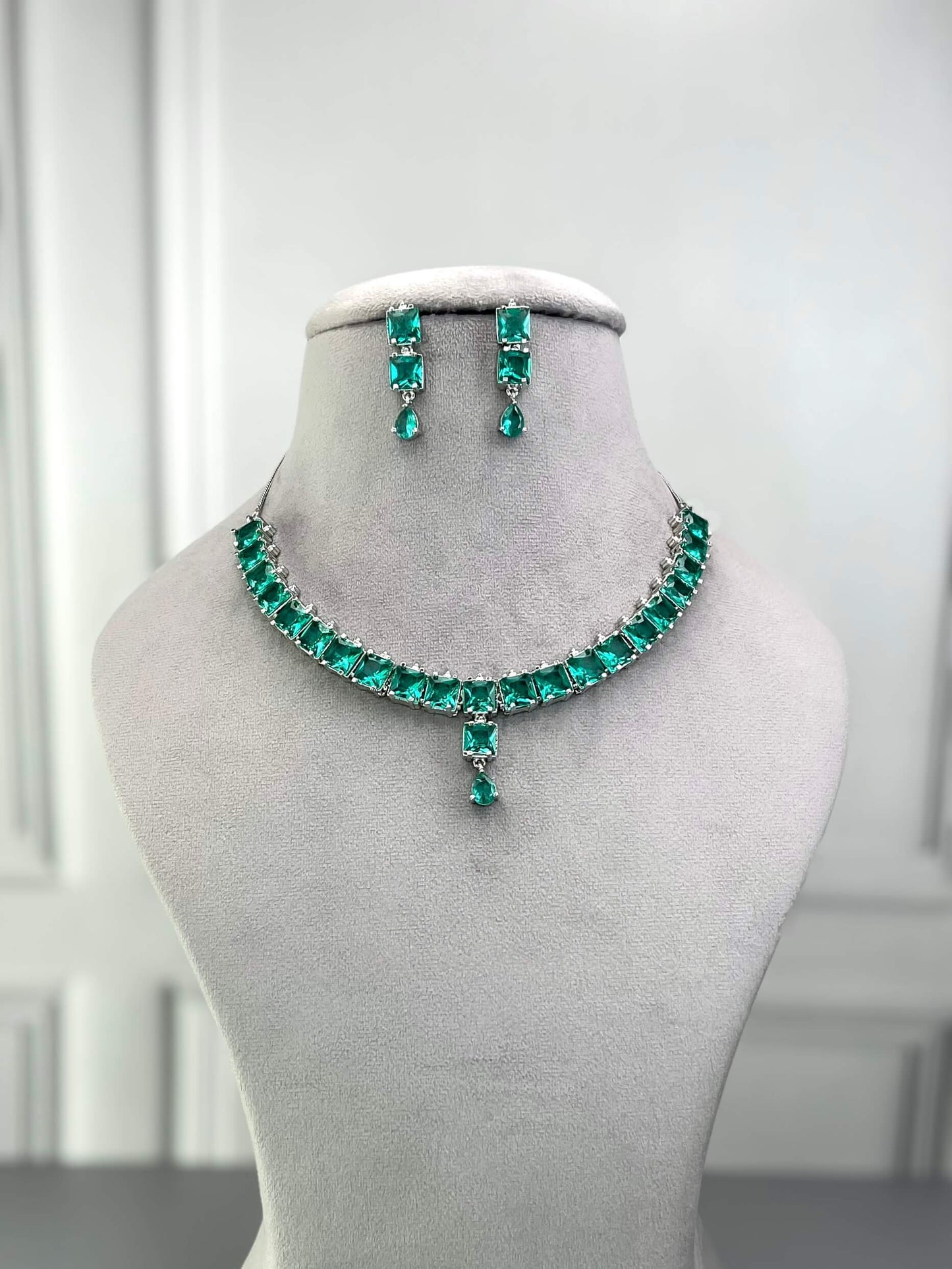 Gemma Sea Green Necklace Set