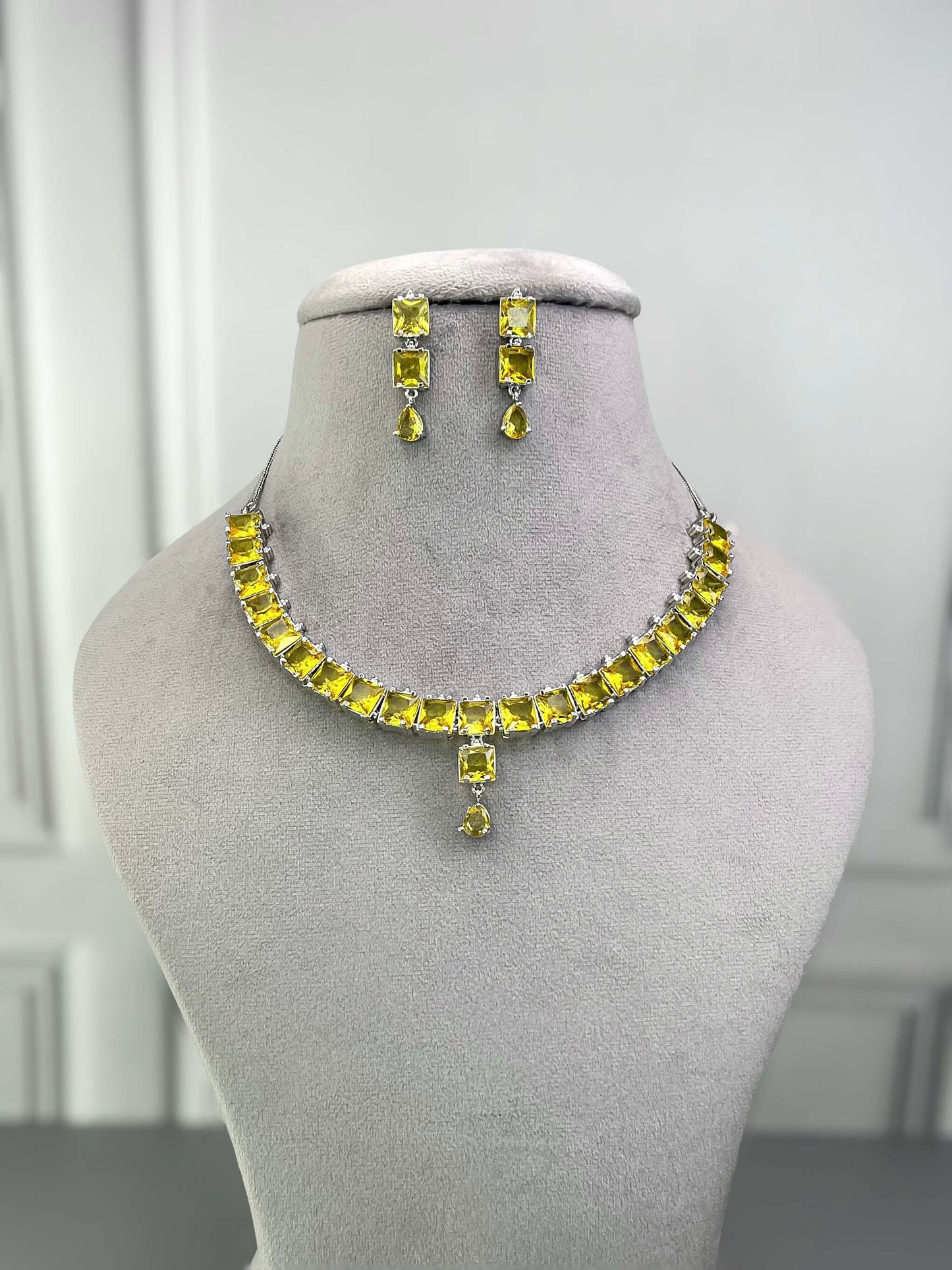 Gemma Yellow Necklace Set