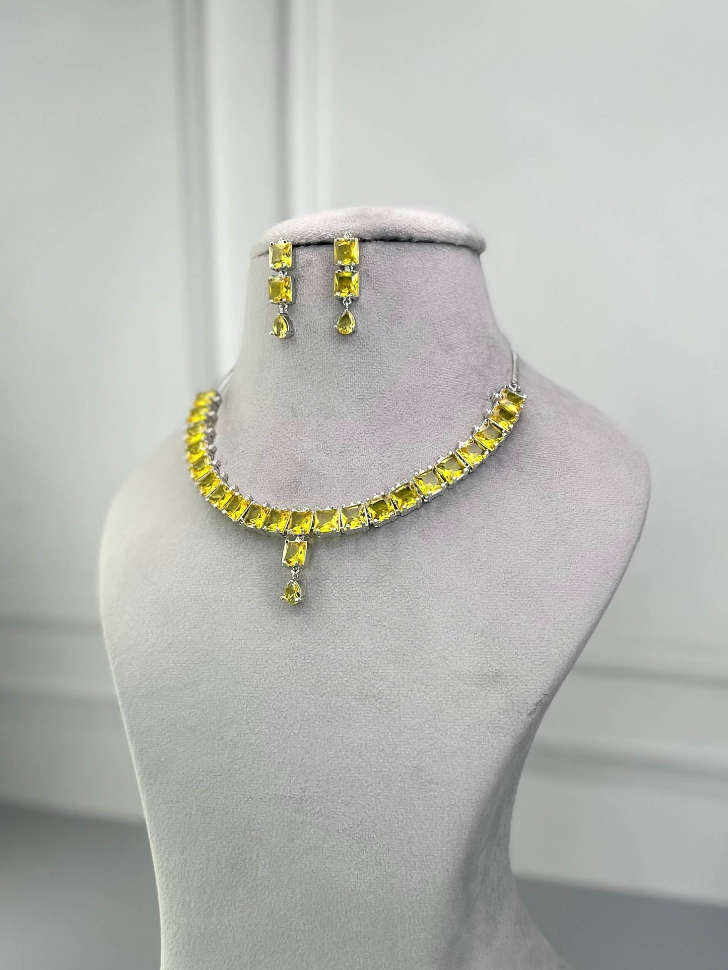 Gemma Yellow Necklace Set