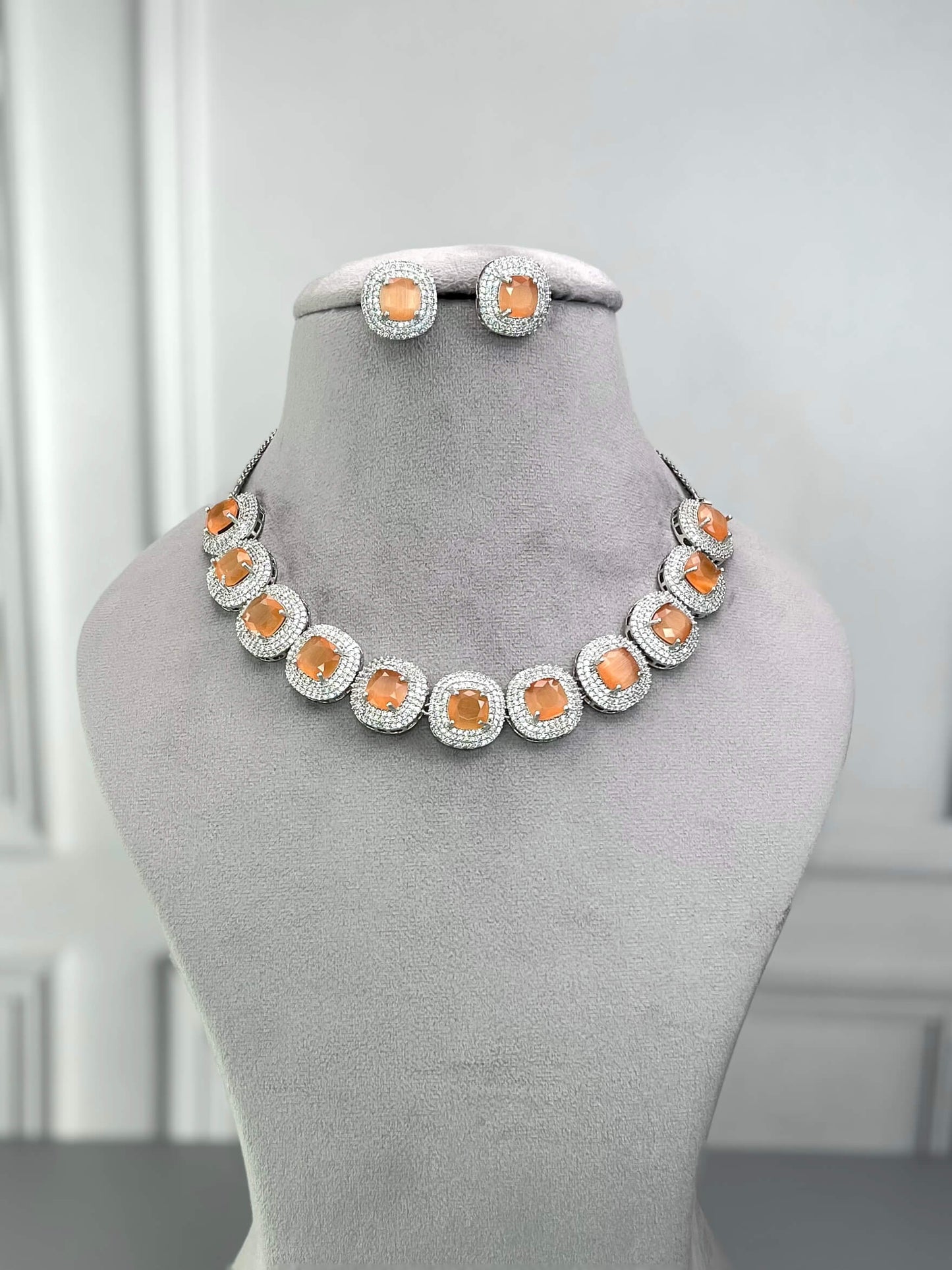 Caroline Peach AD Necklace Set