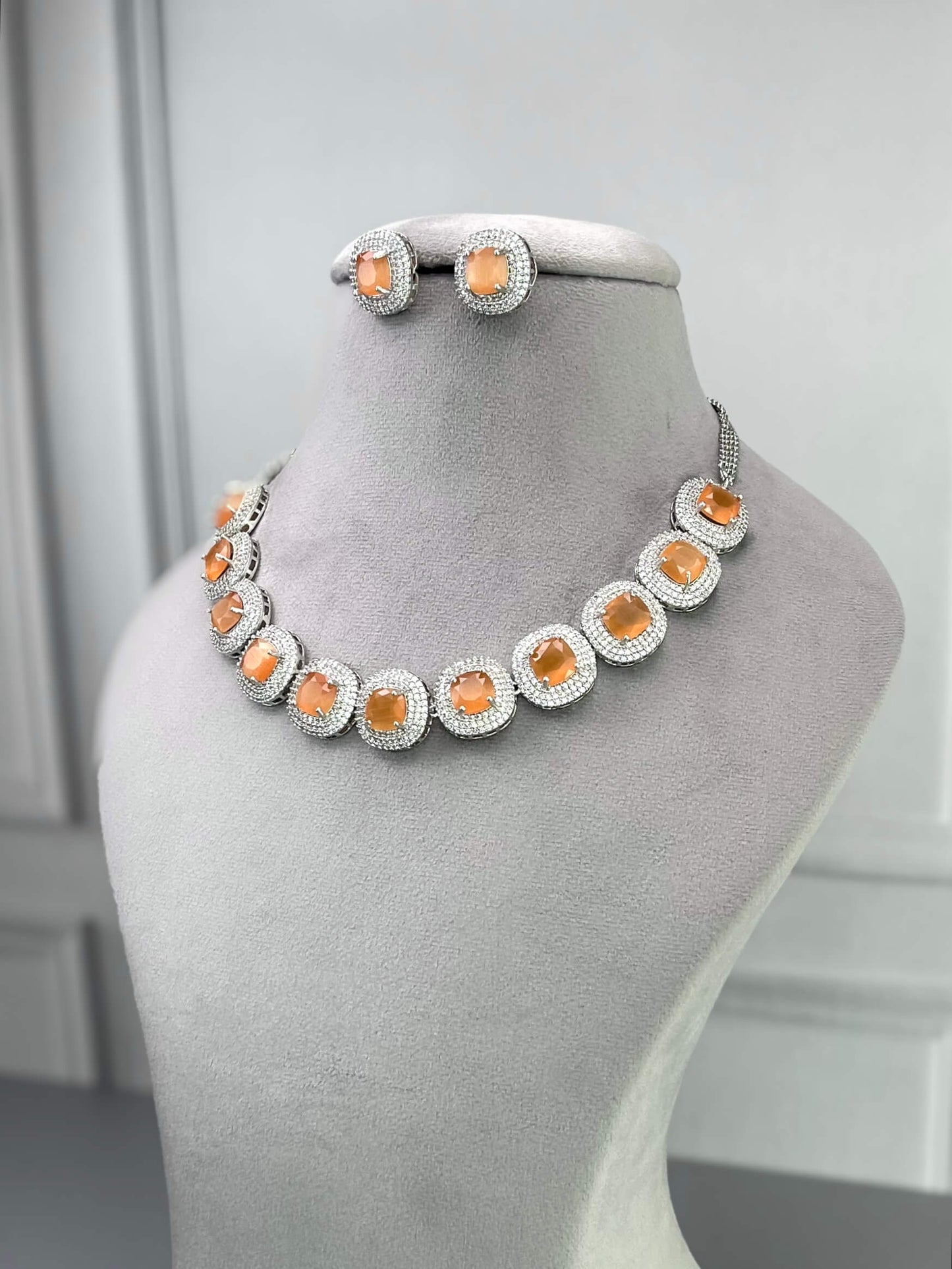 Caroline Peach AD Necklace Set