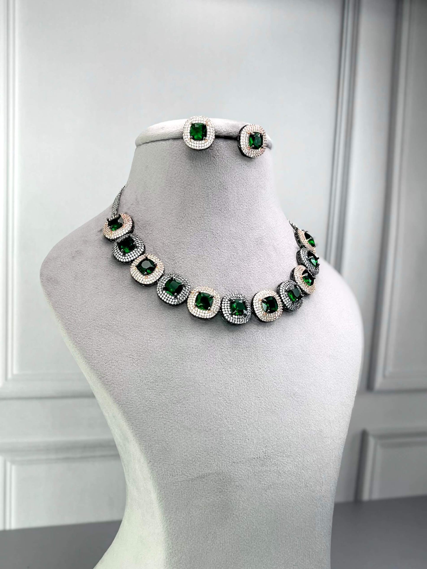 Caroline Emerald Green AD Necklace Set