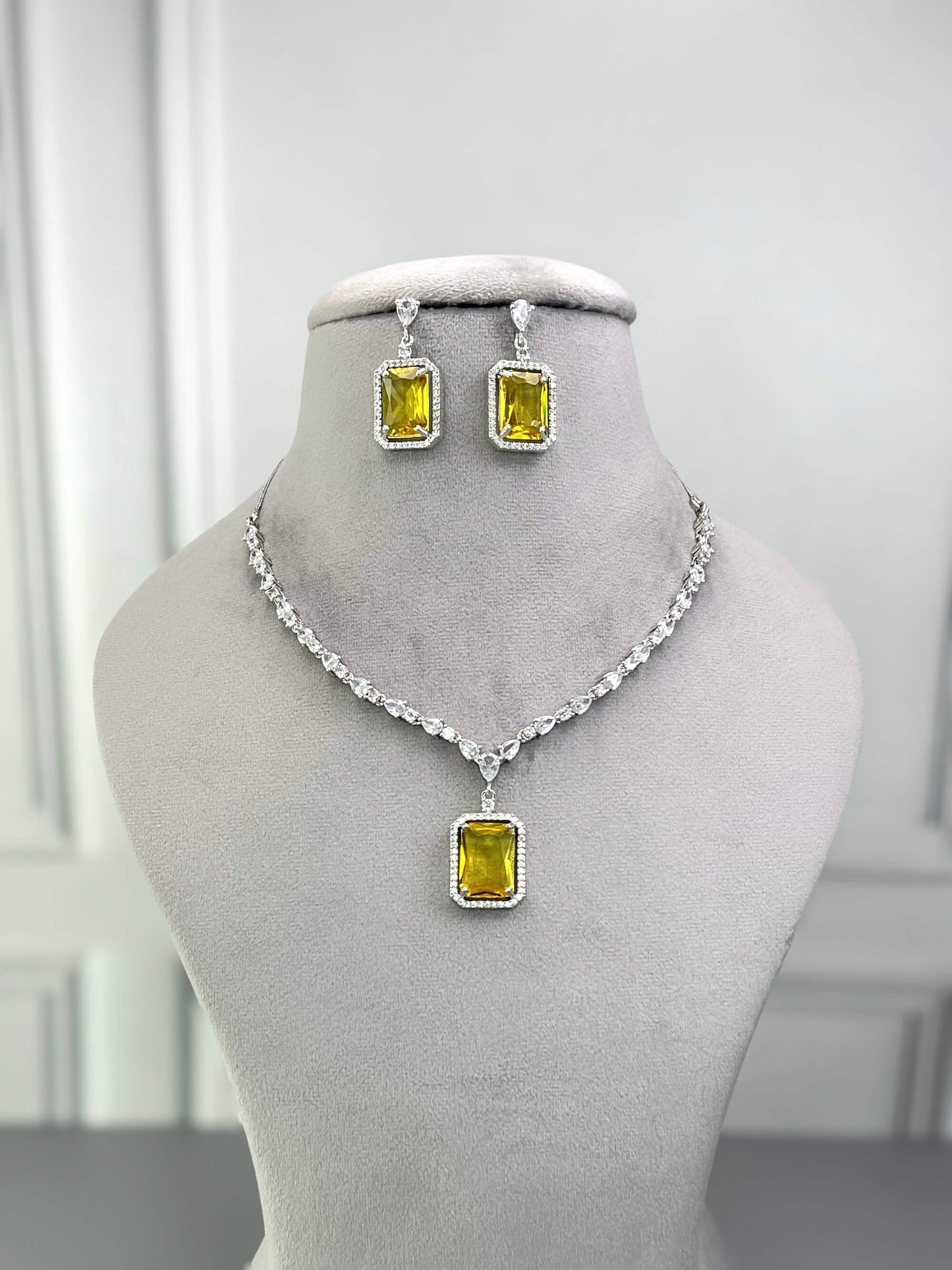 Chloe Yellow AD Necklace Set