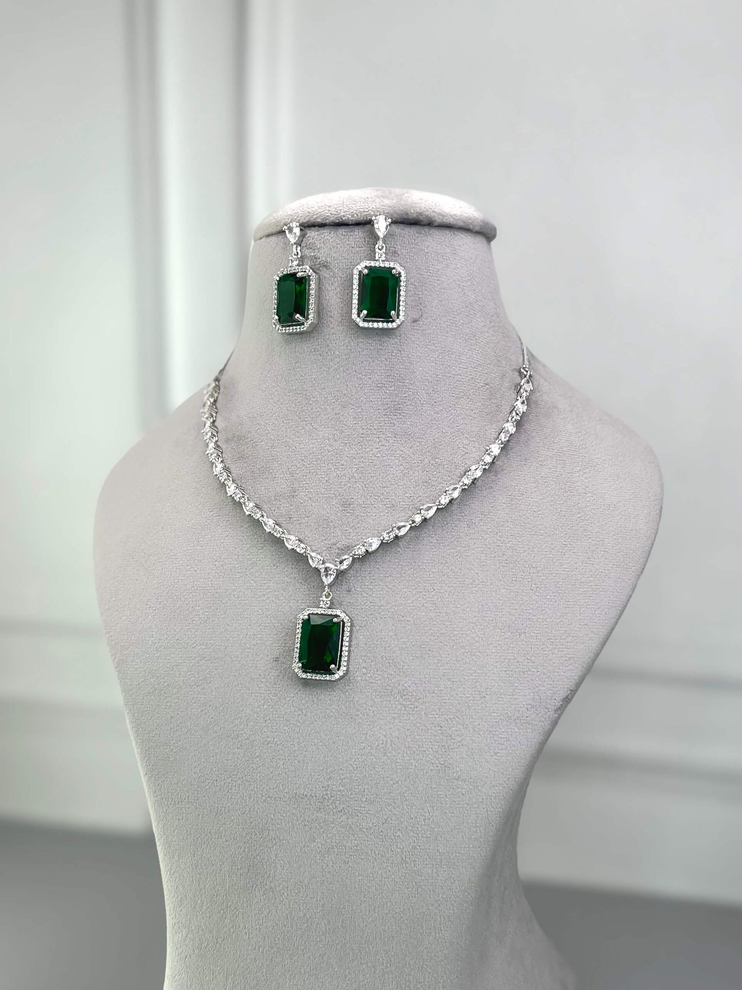 Chloe Emerald Green AD Necklace Set