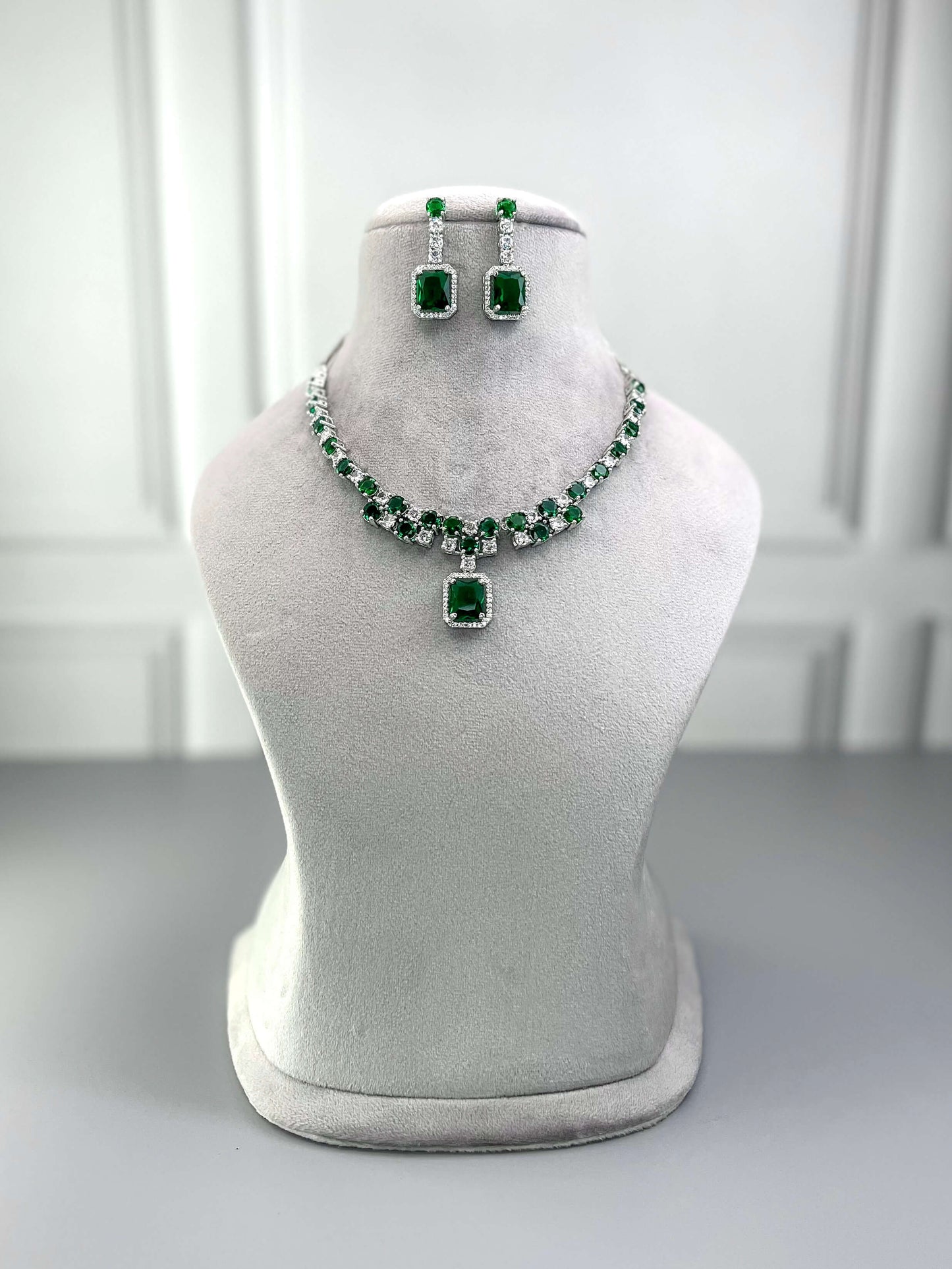 Nia Emerald Green AD Necklace Set